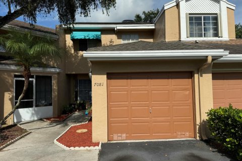 House in Tamarac, Florida 3 bedrooms, 135.08 sq.m. № 2250321