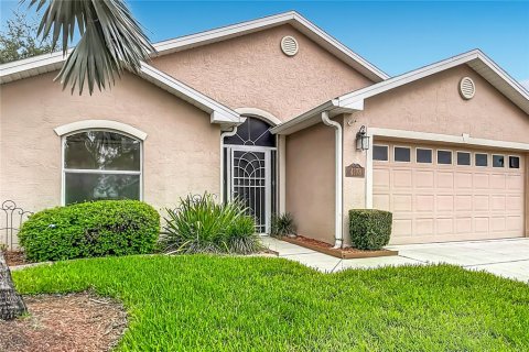 House in Lake Wales, Florida 3 bedrooms, 159.61 sq.m. № 2210090