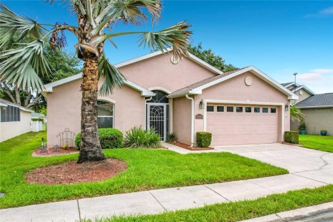 House in Lake Wales, Florida 3 bedrooms, 159.61 sq.m. № 2210090 - photo 3