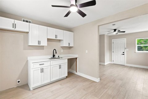 Immobilier commercial à vendre à Ormond Beach, Floride: 4 chambres, 117.61 m2 № 2349733 - photo 4