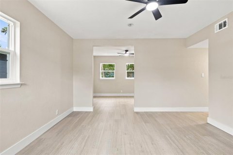Immobilier commercial à vendre à Ormond Beach, Floride: 4 chambres, 117.61 m2 № 2349733 - photo 15
