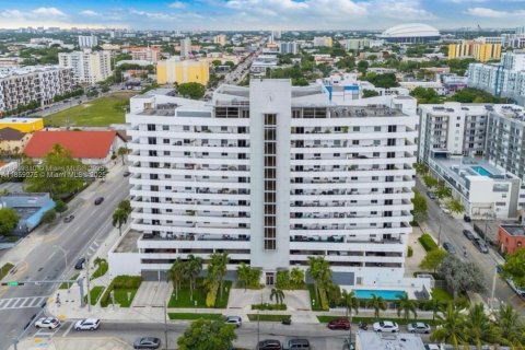 Снять в аренду квартиру в Майами, Флорида 2 спальни, 91.42м2, № 1889678 - фото 4