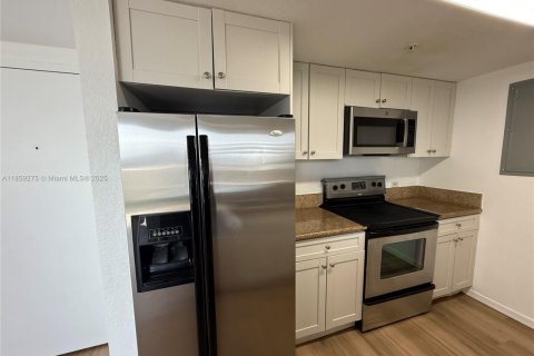Снять в аренду квартиру в Майами, Флорида 2 спальни, 91.42м2, № 1889678 - фото 7