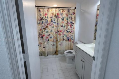 Снять в аренду квартиру в Майами, Флорида 2 спальни, 91.42м2, № 1889678 - фото 20