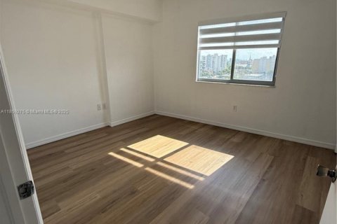 Снять в аренду квартиру в Майами, Флорида 2 спальни, 91.42м2, № 1889678 - фото 18