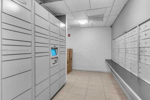 Снять в аренду квартиру в Майами, Флорида 2 спальни, 91.42м2, № 1889678 - фото 25