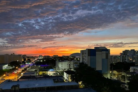 Снять в аренду квартиру в Майами, Флорида 2 спальни, 91.42м2, № 1889678 - фото 30