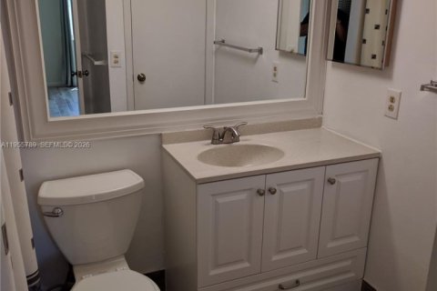 Condo in Greenacres, Florida, 2 bedrooms  № 2009819 - photo 6
