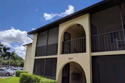 Condo in Greenacres, Florida, 2 bedrooms  № 2009819 - photo 15