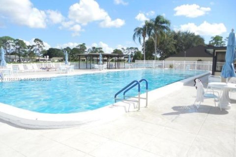 Condo in Greenacres, Florida, 2 bedrooms  № 2009819 - photo 4