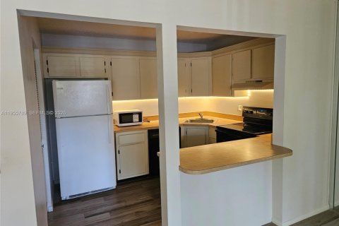 Condo in Greenacres, Florida, 2 bedrooms  № 2009819