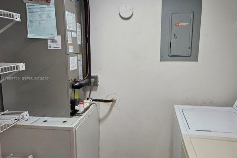 Condo in Greenacres, Florida, 2 bedrooms  № 2009819 - photo 12