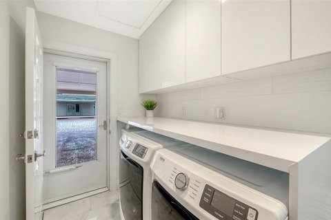 Купить виллу или дом в Сарасота, Флорида 7 комнат, 115.38м2, № 2109722 - фото 29