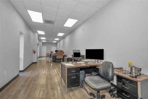 Propiedad comercial en venta en Seminole, Florida, 418.71 m2 № 2217146 - foto 10