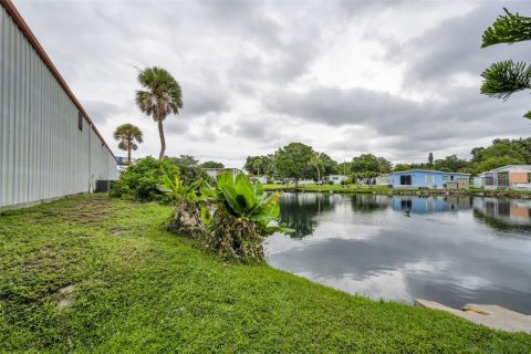 Propiedad comercial en venta en Seminole, Florida, 418.71 m2 № 2217146 - foto 8