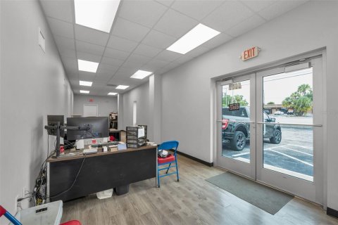 Propiedad comercial en venta en Seminole, Florida, 418.71 m2 № 2217146 - foto 12
