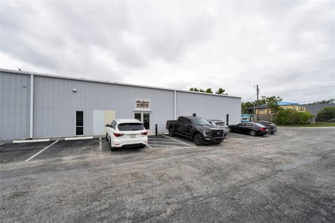 Propiedad comercial en venta en Seminole, Florida, 418.71 m2 № 2217146 - foto 9