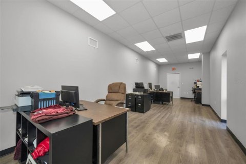 Propiedad comercial en venta en Seminole, Florida, 418.71 m2 № 2217146 - foto 13