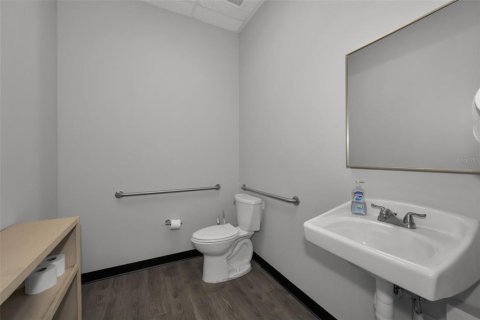Propiedad comercial en venta en Seminole, Florida, 418.71 m2 № 2217146 - foto 15