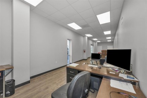 Propiedad comercial en venta en Seminole, Florida, 418.71 m2 № 2217146 - foto 11