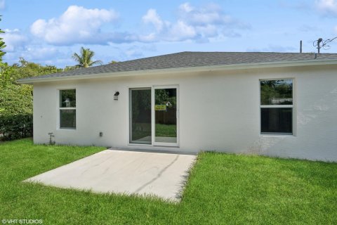 Villa ou maison à louer à West Palm Beach, Floride: 3 chambres, 105.07 m2 № 2353078 - photo 15