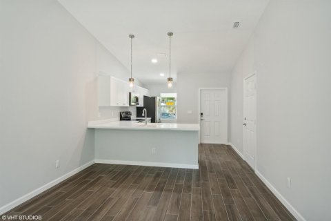 Villa ou maison à louer à West Palm Beach, Floride: 3 chambres, 105.07 m2 № 2353078 - photo 7