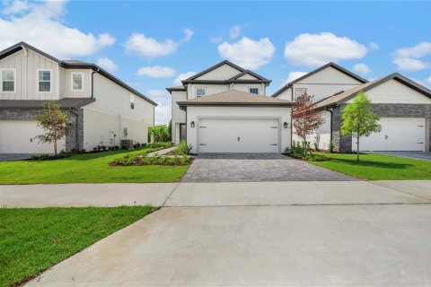 Casa en Kissimmee, Florida 6 dormitorios, 252.14 m2 № 2095091