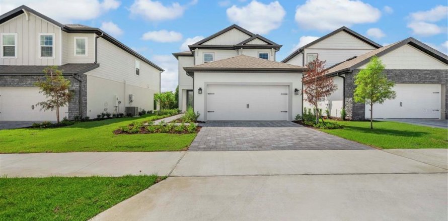 House in Kissimmee, Florida 6 bedrooms, 252.14 sq.m. № 2095091