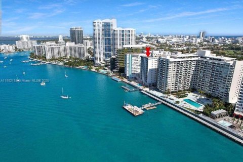 Купить кондоминиум в Майами-Бич, Флорида 1 спальня, 69.68м2, № 1928465 - фото 3