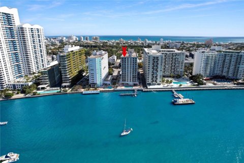 Купить кондоминиум в Майами-Бич, Флорида 1 спальня, 69.68м2, № 1928465 - фото 4