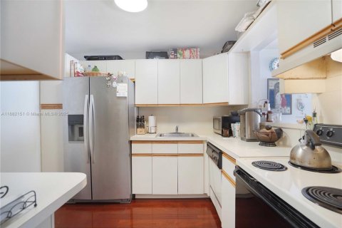 Купить кондоминиум в Майами-Бич, Флорида 1 спальня, 69.68м2, № 1928465 - фото 15