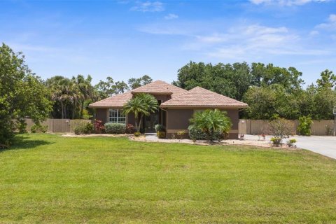 House in North Port, Florida 3 bedrooms, 207.08 sq.m. № 1737169 - photo 1