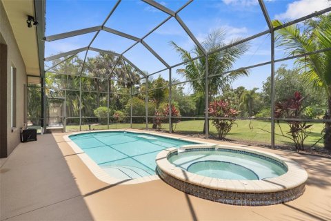 House in North Port, Florida 3 bedrooms, 207.08 sq.m. № 1737169 - photo 3