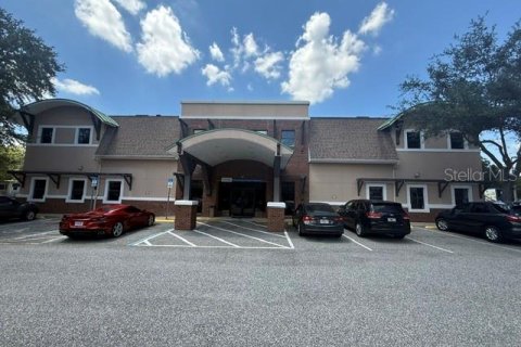 Immobilier commercial à Orlando, Floride 1040.51 m2 № 2319102