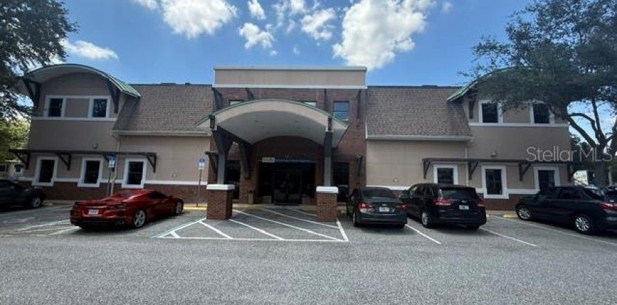 Immobilier commercial à Orlando, Floride 1040.51 m2 № 2319102
