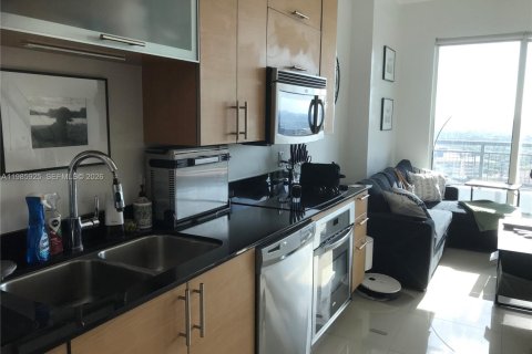 Снять в аренду кондоминиум в Майами, Флорида 1 спальня, 55.28м2, № 2047569 - фото 20