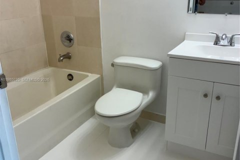 Condo in Miami, Florida, 1 bedroom № 2047569 - photo 26