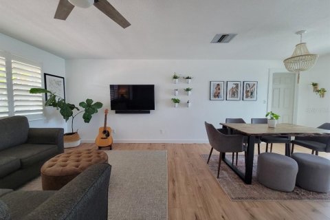 Casa en venta en Saint Petersburg, Florida, 4 dormitorios, 174.93 m2 № 1681710 - foto 23