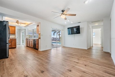 Casa en venta en Saint Petersburg, Florida, 4 dormitorios, 174.93 m2 № 1681710 - foto 20