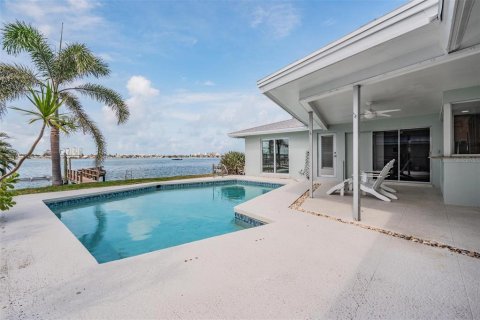 Casa en venta en Saint Petersburg, Florida, 4 dormitorios, 174.93 m2 № 1681710 - foto 10