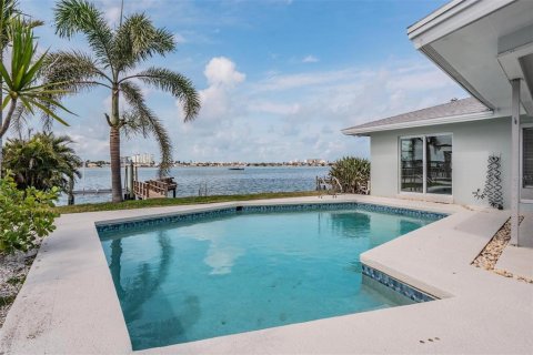 Casa en venta en Saint Petersburg, Florida, 4 dormitorios, 174.93 m2 № 1681710 - foto 4