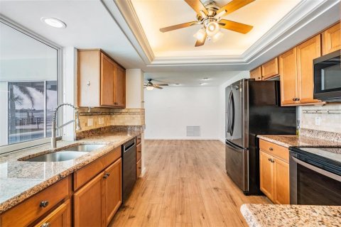 Casa en venta en Saint Petersburg, Florida, 4 dormitorios, 174.93 m2 № 1681710 - foto 17