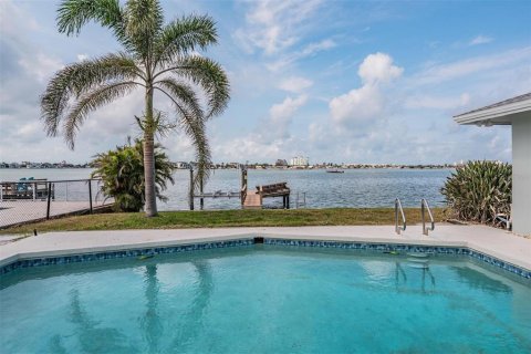 Casa en venta en Saint Petersburg, Florida, 4 dormitorios, 174.93 m2 № 1681710 - foto 5