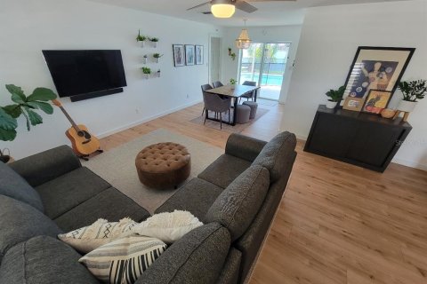 Casa en venta en Saint Petersburg, Florida, 4 dormitorios, 174.93 m2 № 1681710 - foto 24