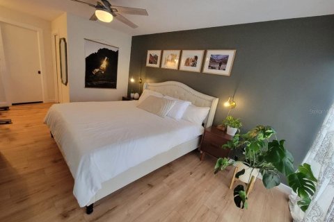 Casa en venta en Saint Petersburg, Florida, 4 dormitorios, 174.93 m2 № 1681710 - foto 30