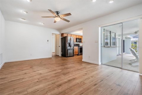 Casa en venta en Saint Petersburg, Florida, 4 dormitorios, 174.93 m2 № 1681710 - foto 27