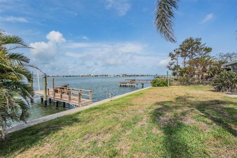 Casa en venta en Saint Petersburg, Florida, 4 dormitorios, 174.93 m2 № 1681710 - foto 9