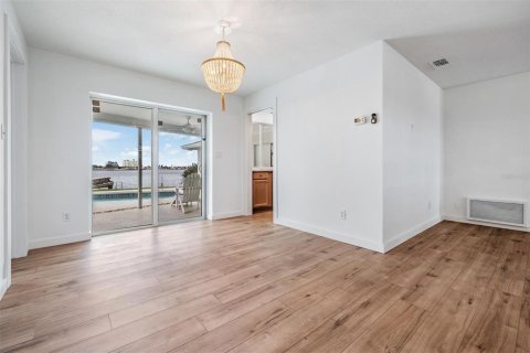 Casa en venta en Saint Petersburg, Florida, 4 dormitorios, 174.93 m2 № 1681710 - foto 25
