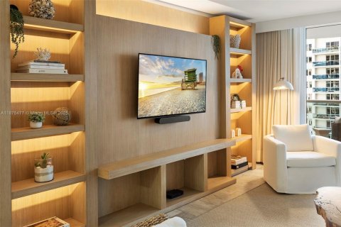 Condo in Miami Beach, Florida, 1 bedroom  № 2014875 - photo 7