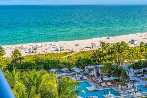 Condo in Miami Beach, Florida, 1 bedroom  № 2014875 - photo 5